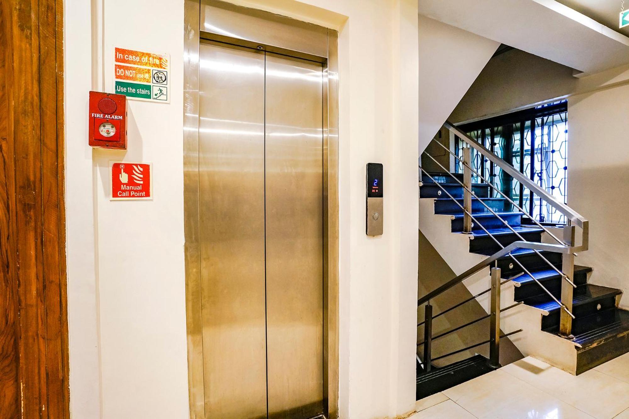 Fabhotel Amber Palace - Nr Fort & Csmt Station Mumbai Bagian luar foto