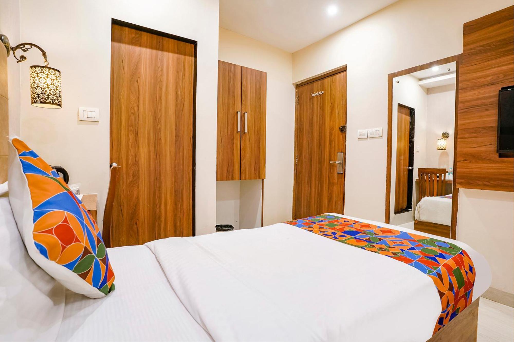 Fabhotel Amber Palace - Nr Fort & Csmt Station Mumbai Bagian luar foto