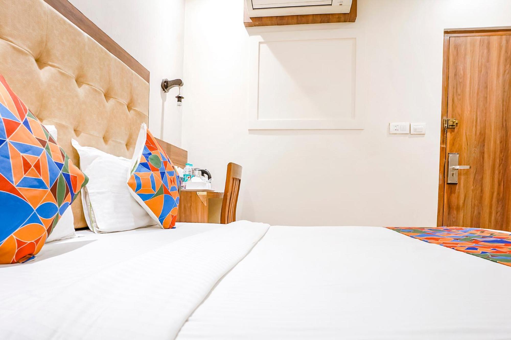 Fabhotel Amber Palace - Nr Fort & Csmt Station Mumbai Bagian luar foto