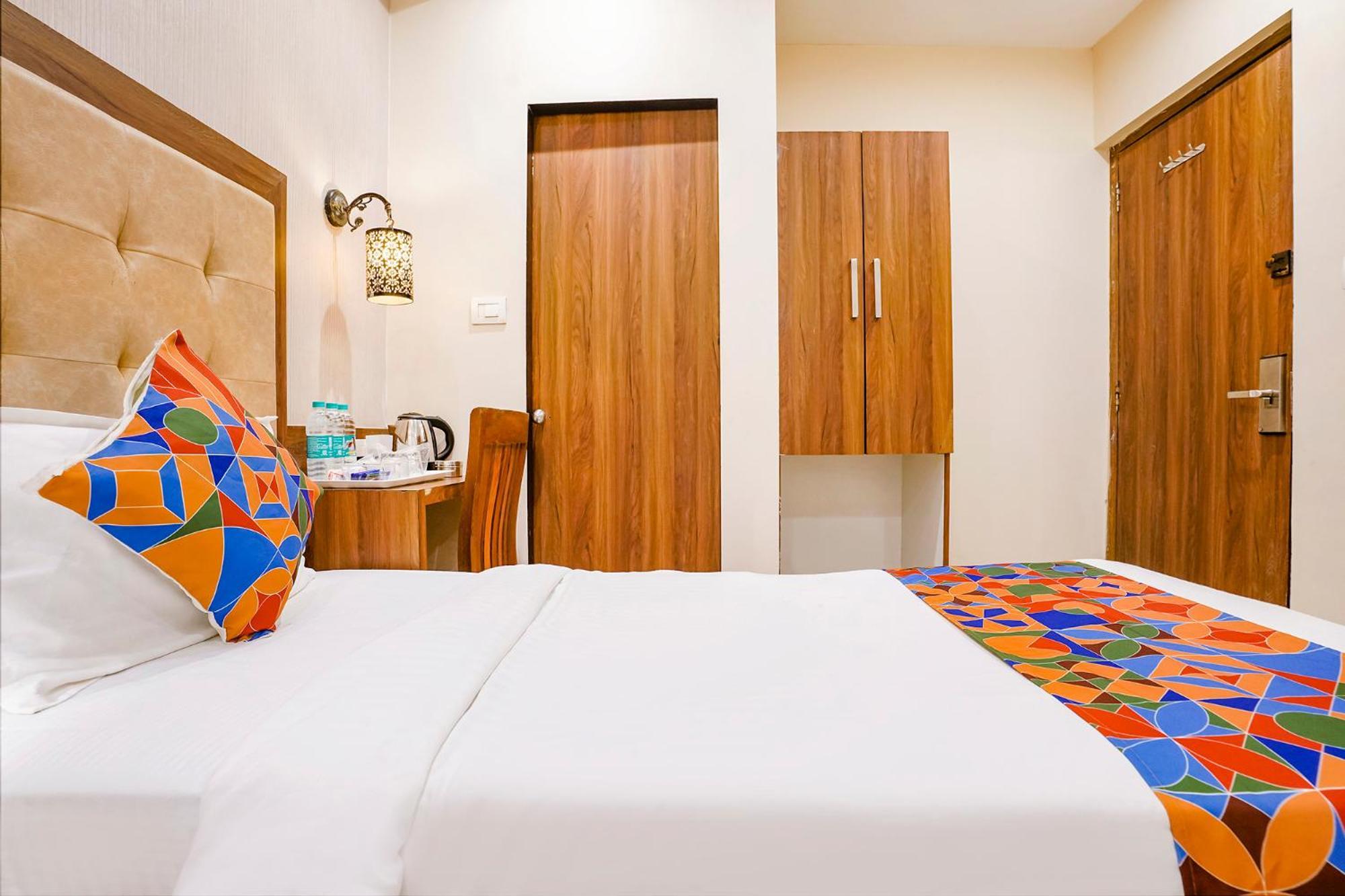 Fabhotel Amber Palace - Nr Fort & Csmt Station Mumbai Bagian luar foto